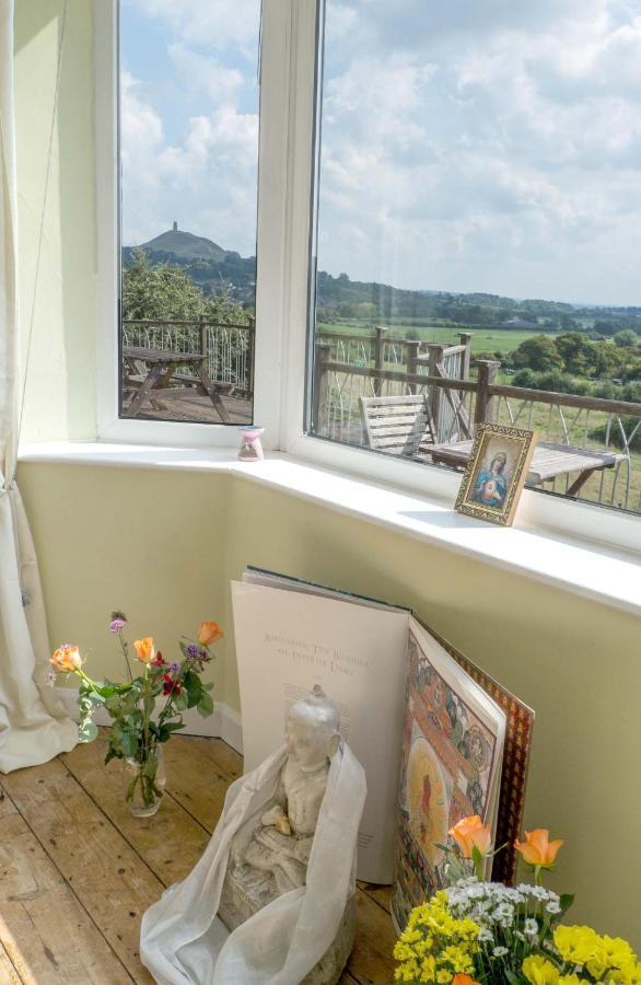 Healing Waters Sanctuary For Exclusive Private Hire And Self Catering Board, Vegetarian, Alcohol & Wifi Free Retreat In Glastonbury Bed & Breakfast Bagian luar foto