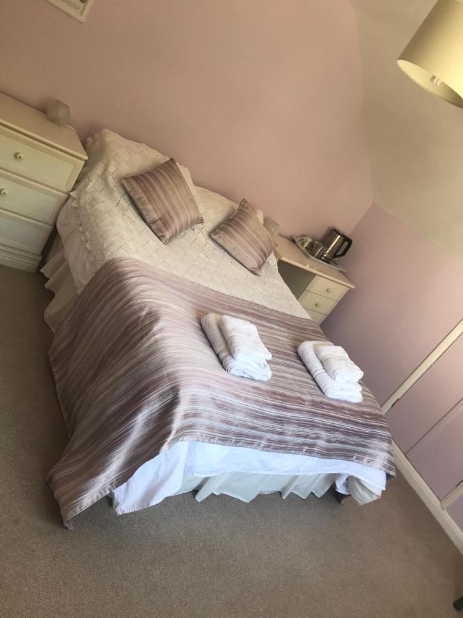 Healing Waters Sanctuary For Exclusive Private Hire And Self Catering Board, Vegetarian, Alcohol & Wifi Free Retreat In Glastonbury Bed & Breakfast Bagian luar foto