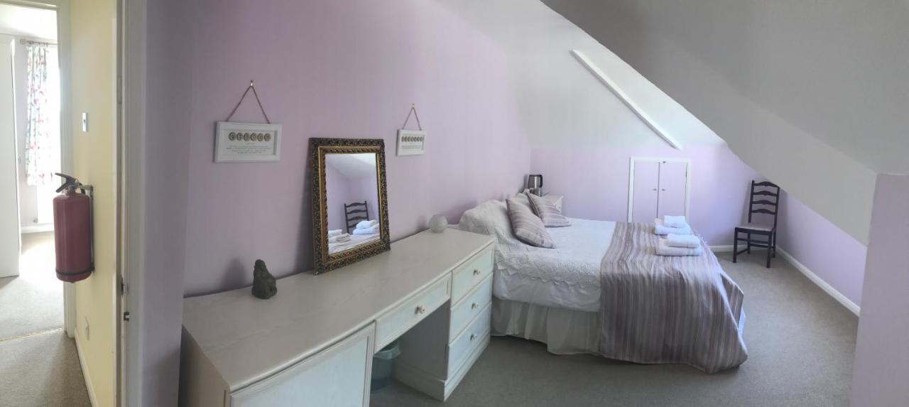 Healing Waters Sanctuary For Exclusive Private Hire And Self Catering Board, Vegetarian, Alcohol & Wifi Free Retreat In Glastonbury Bed & Breakfast Bagian luar foto